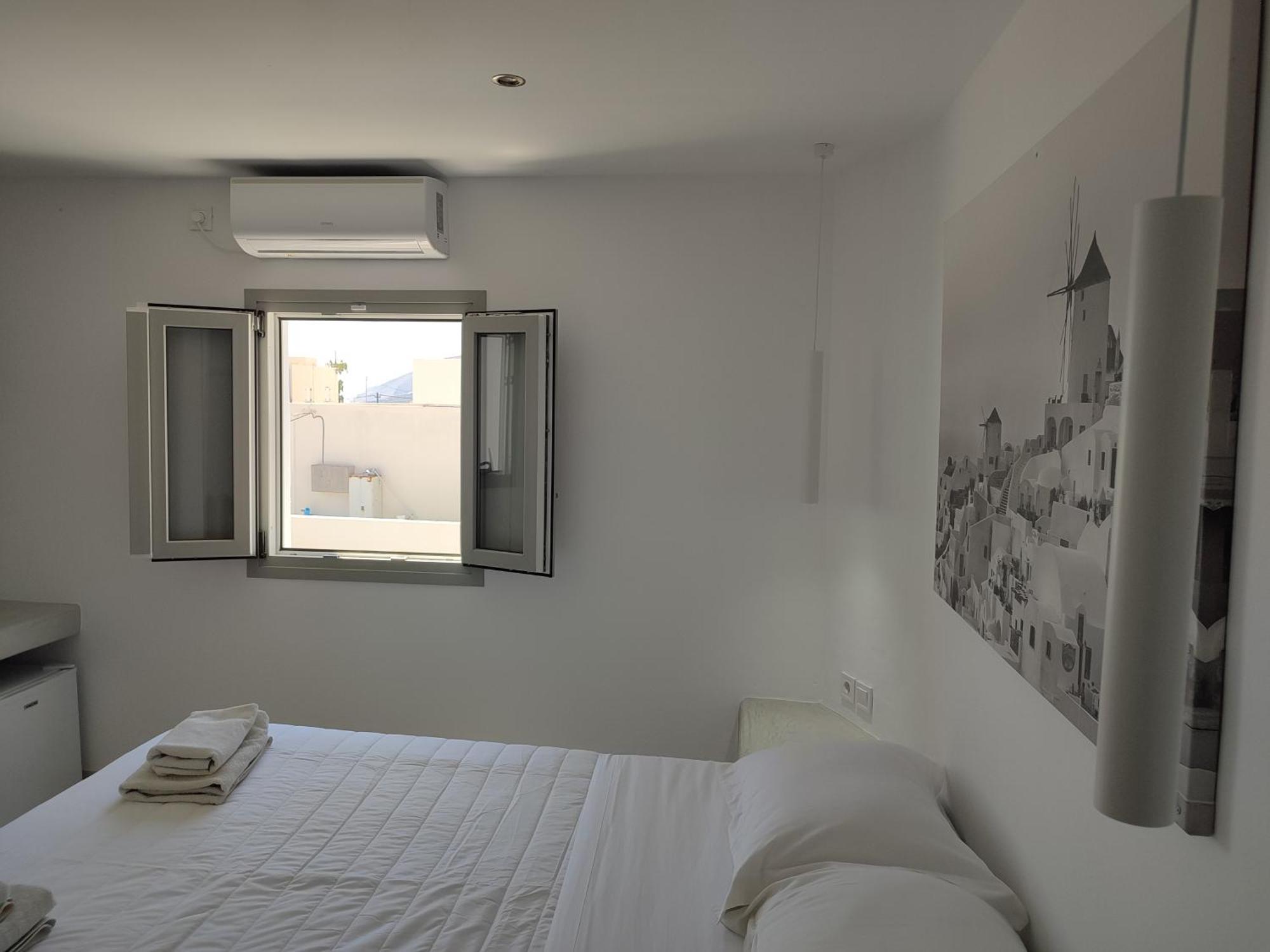 Central Santorini Serenity Rooms 산토리니 외부 사진
