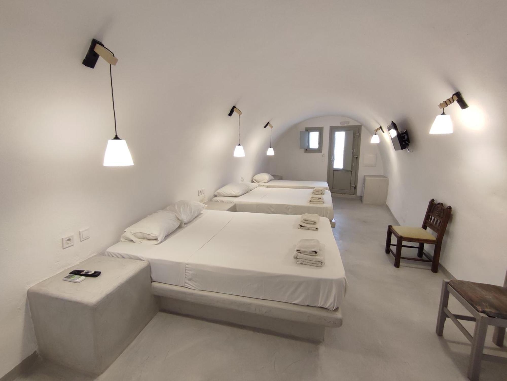Central Santorini Serenity Rooms 산토리니 외부 사진