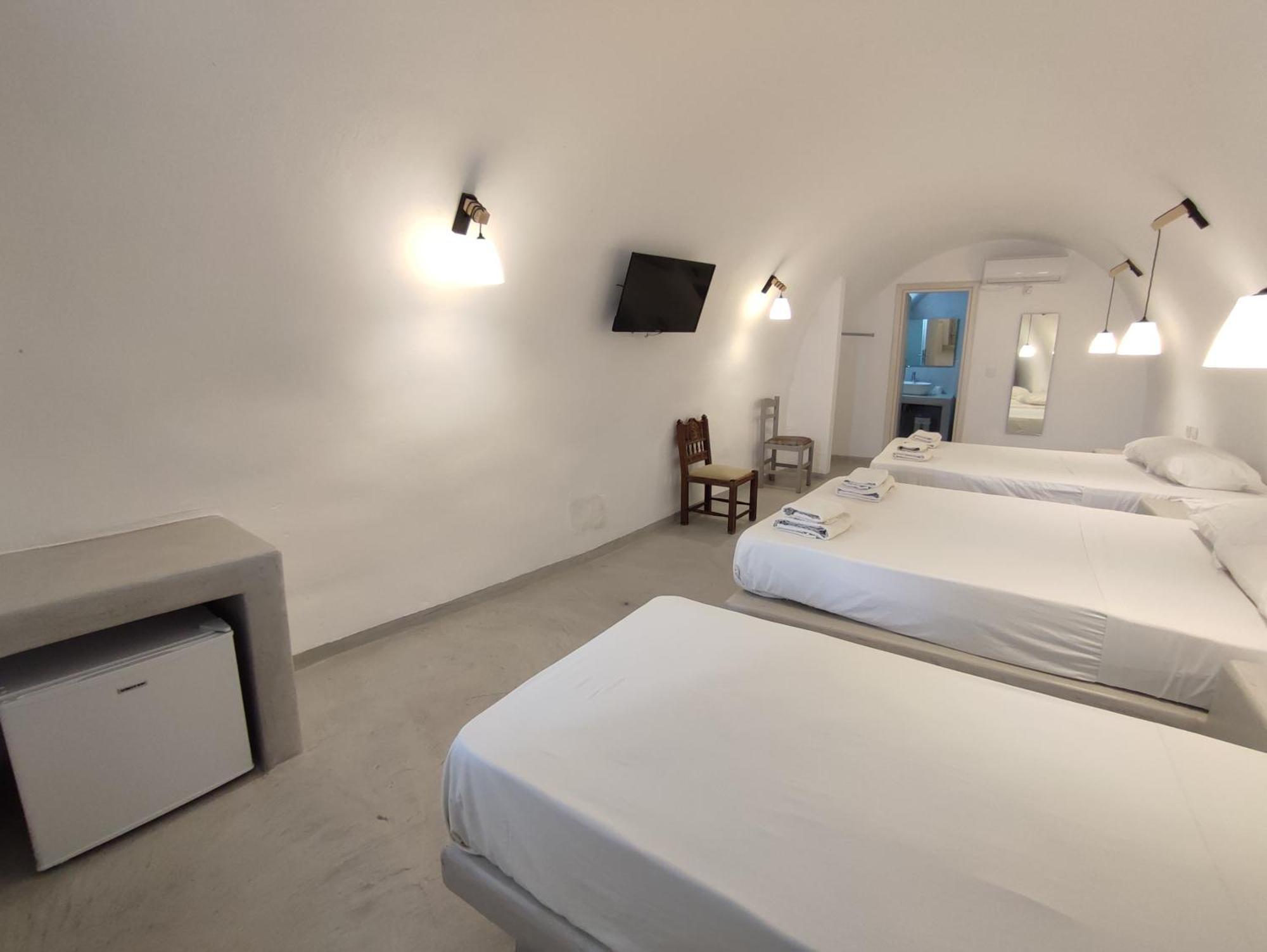 Central Santorini Serenity Rooms 산토리니 외부 사진