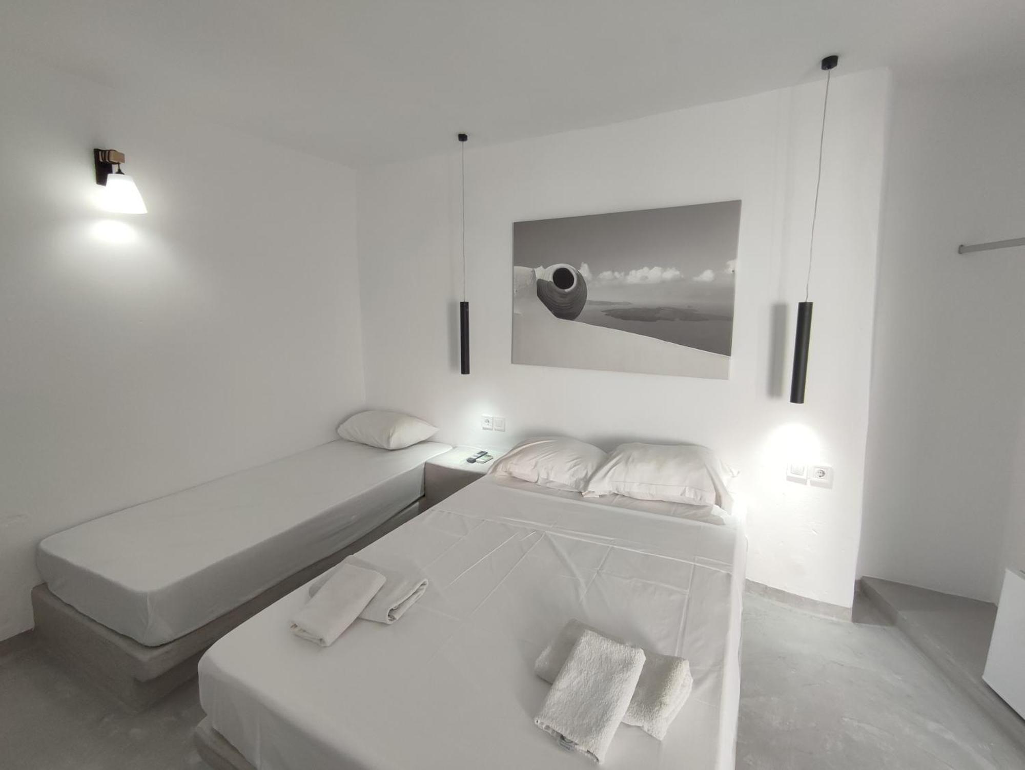 Central Santorini Serenity Rooms 산토리니 외부 사진