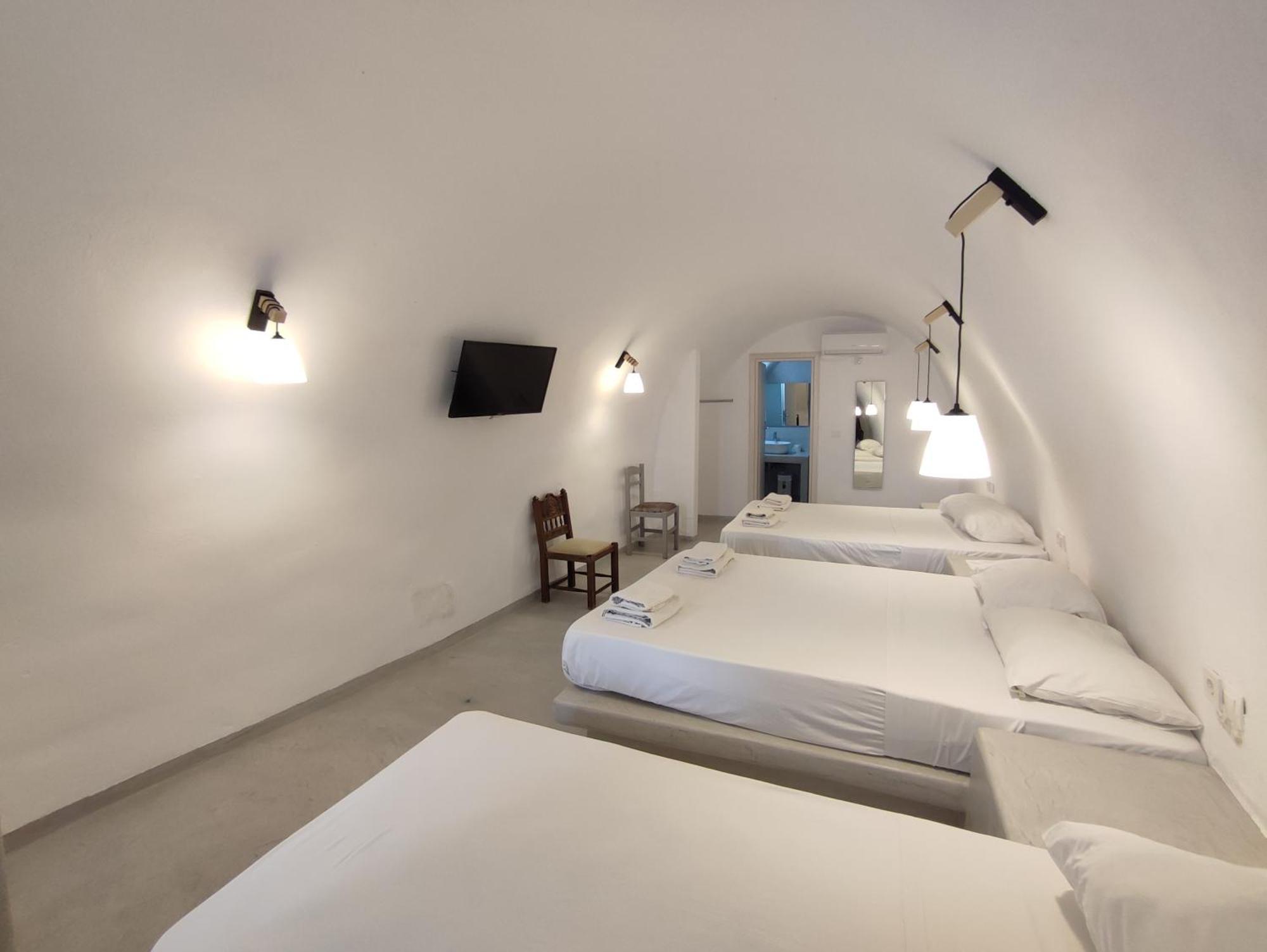 Central Santorini Serenity Rooms 산토리니 외부 사진